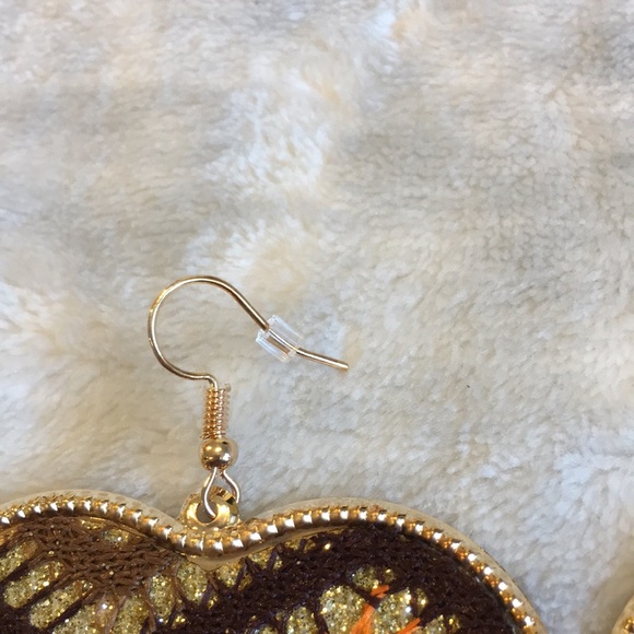 Crocheted Autumn Heart Fashion Earrings Boho Gold Alloy NWT 2.25” lightweight - Picture 7 of 16